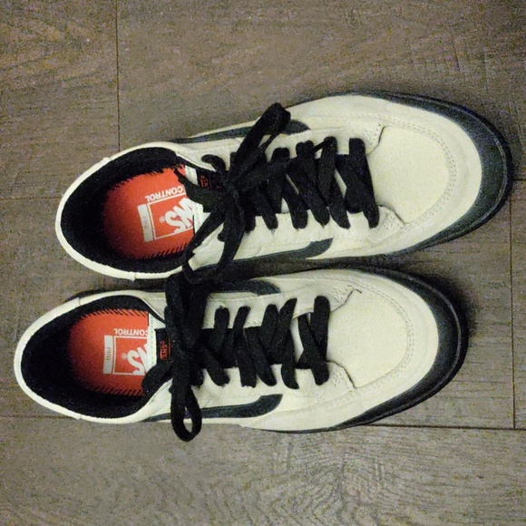 Vans Berle Pro, Antique White/Black Sneakers